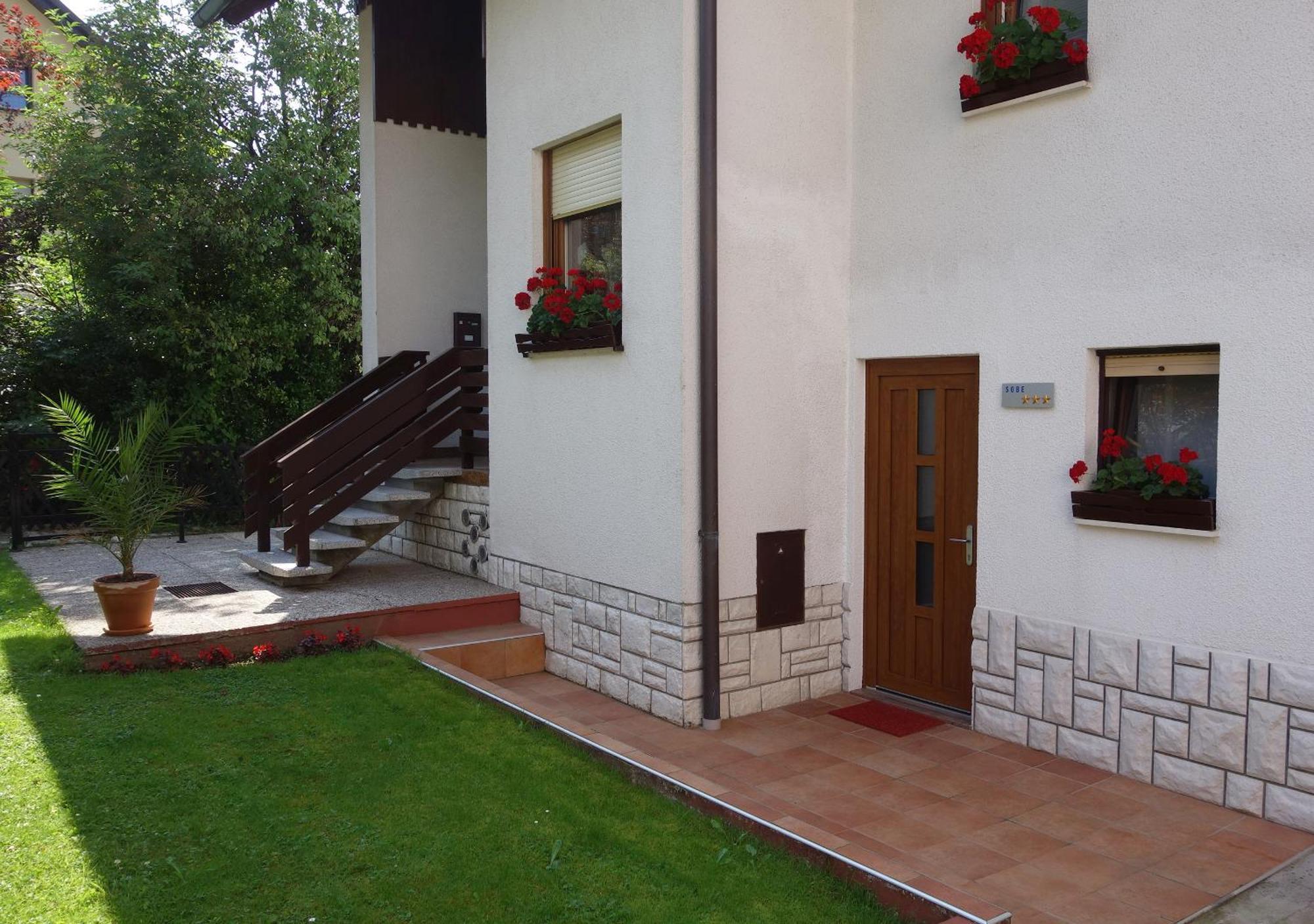 Sobe Vera Bovec Ngoại thất bức ảnh